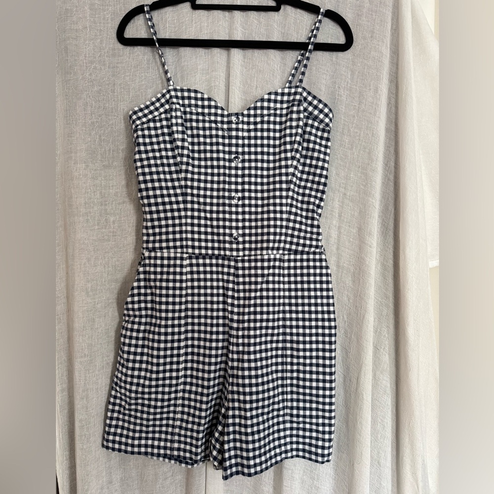 NWOT Abercrombie and Fitch Navy & White Romper w Pockets Sz M